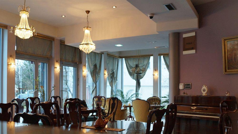 Hotel Octagon Sarajevo Buitenkant foto