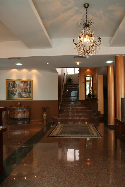 Hotel Octagon Sarajevo Buitenkant foto