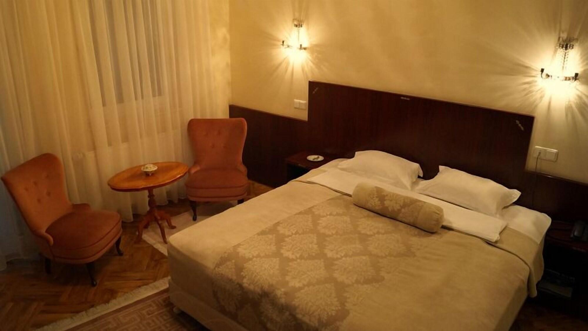 Hotel Octagon Sarajevo Buitenkant foto
