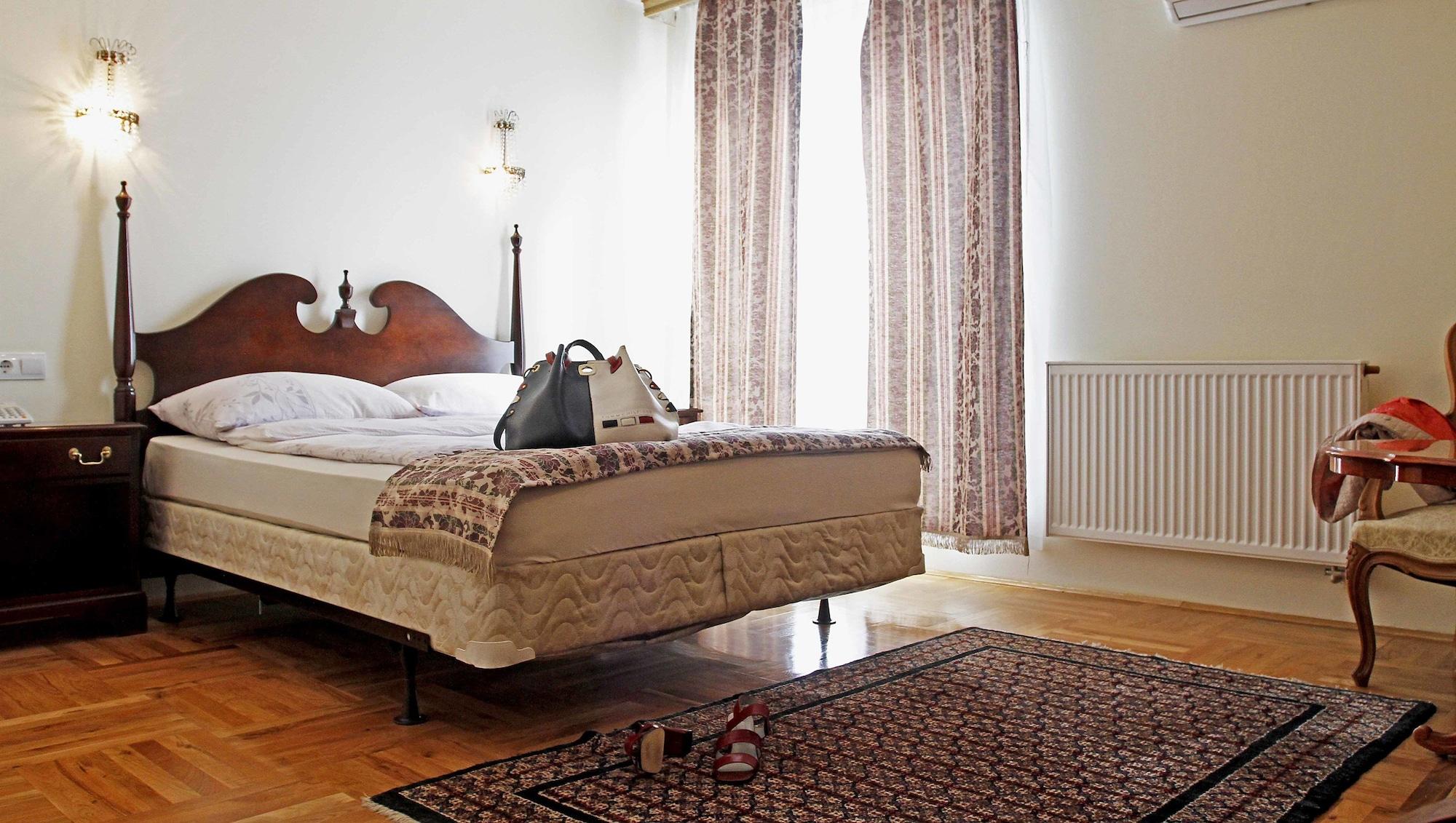 Hotel Octagon Sarajevo Buitenkant foto