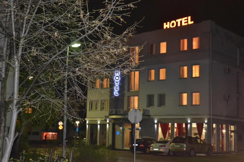 Hotel Octagon Sarajevo Buitenkant foto