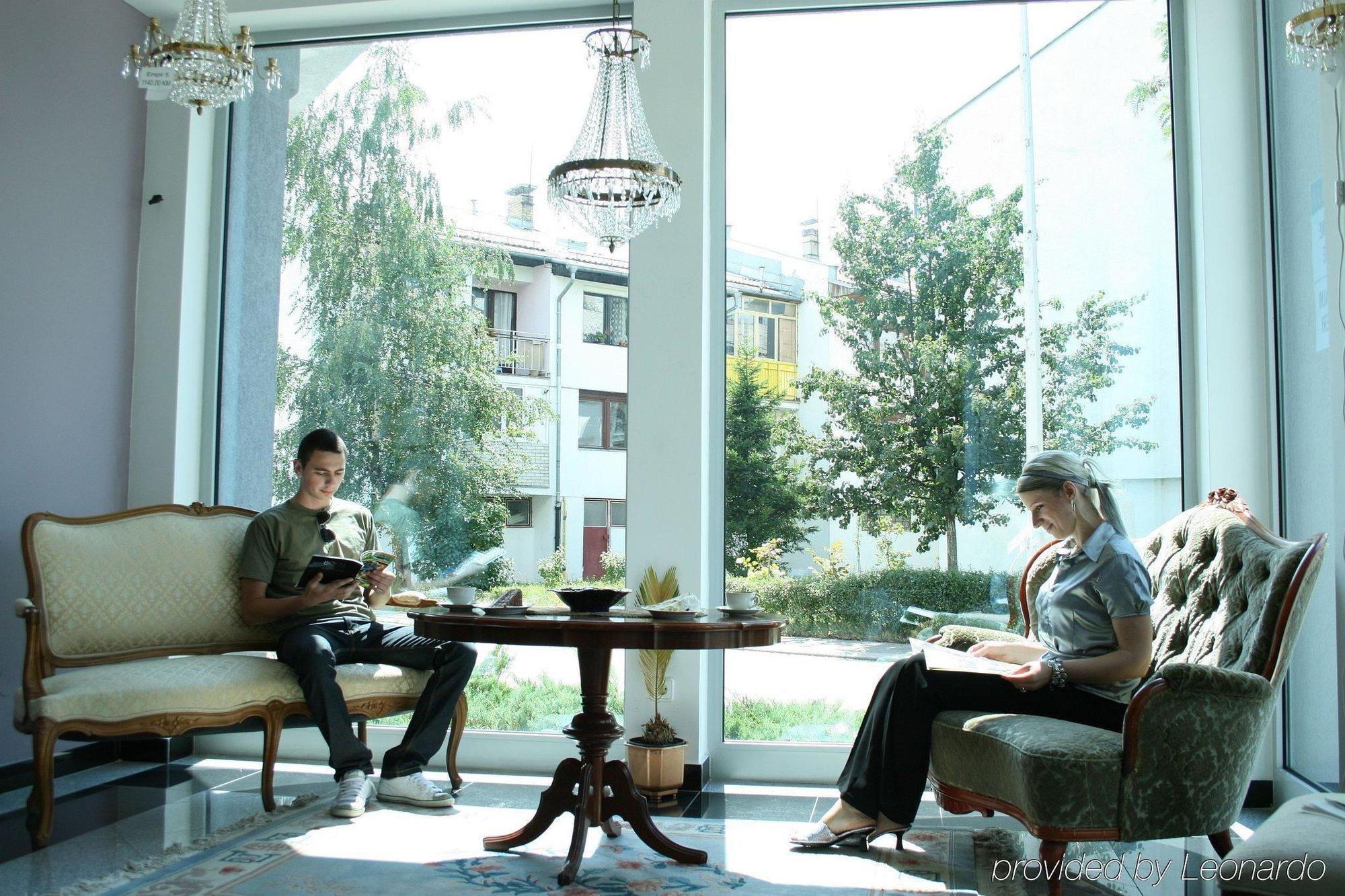 Hotel Octagon Sarajevo Buitenkant foto
