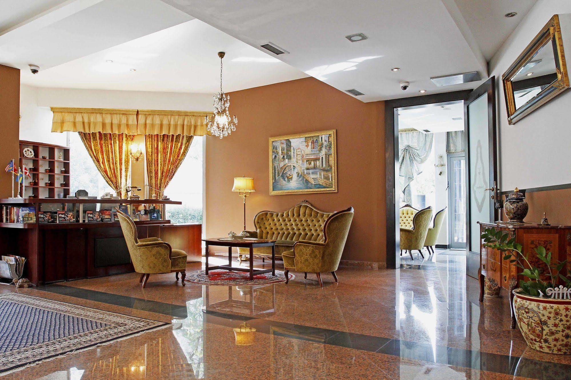Hotel Octagon Sarajevo Buitenkant foto